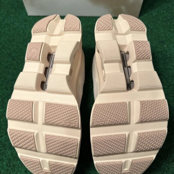 On Running Women's Sneakers in Cream and Pink - Picture 2 of 4